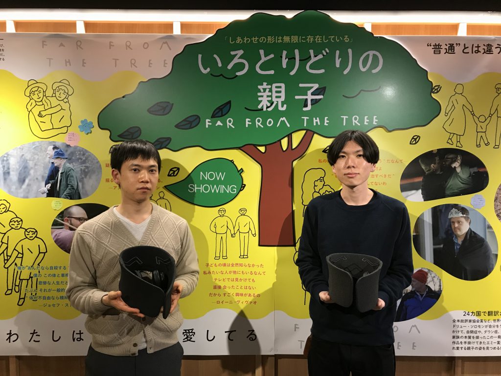 赤いニンジンさん（左）、TEHOさん（右）